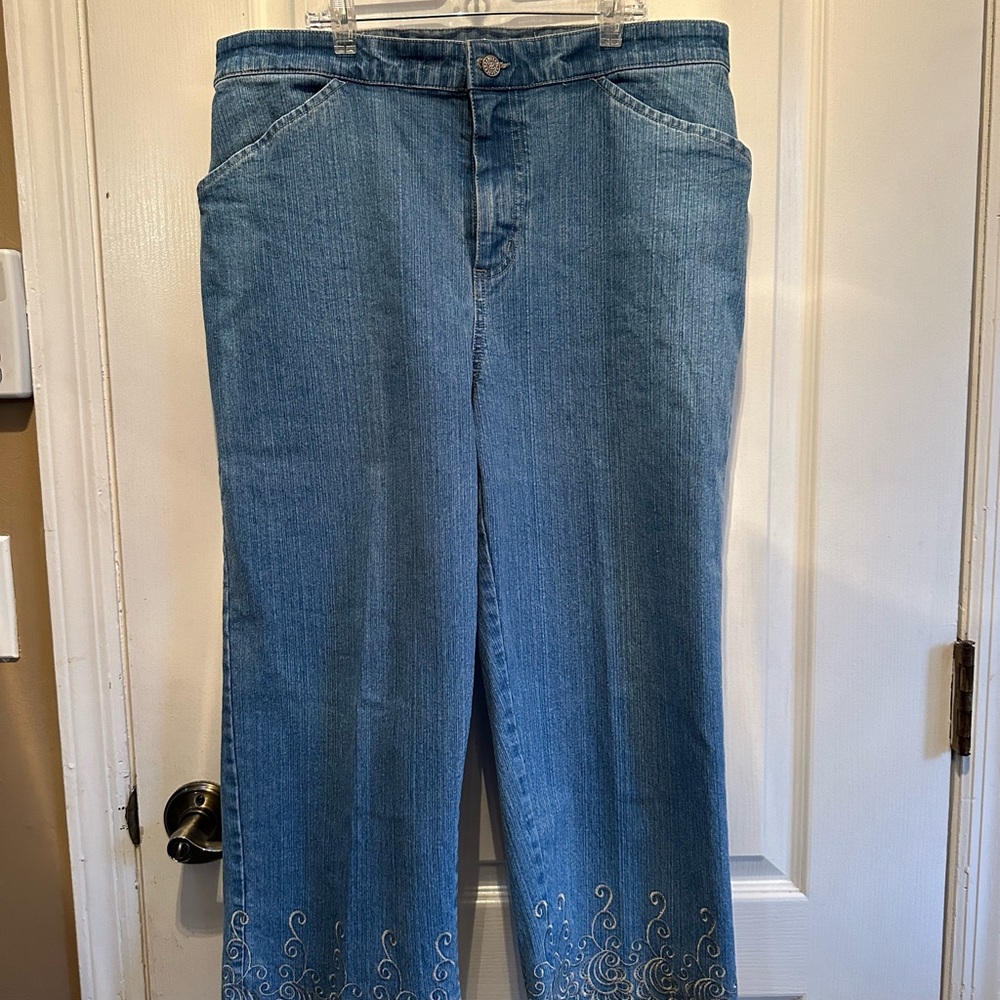 Women's Embroidered Jean Capri